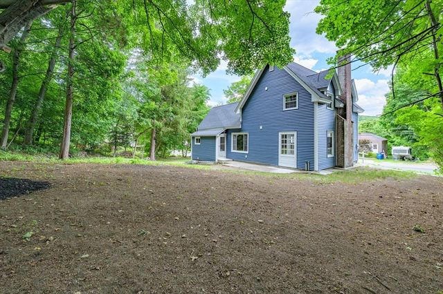 37 Bridge St, Monson, MA 01057