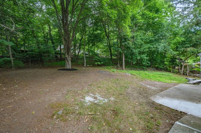 37 Bridge St, Monson, MA 01057