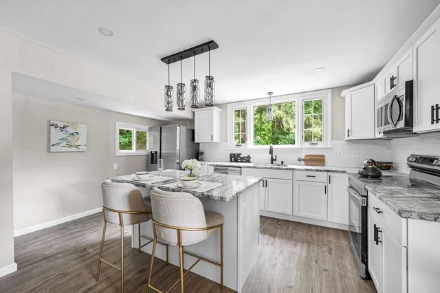 37 Bridge St, Monson, MA 01057