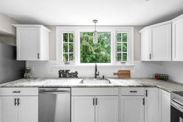 37 Bridge St, Monson, MA 01057