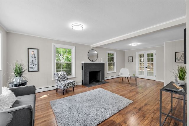 37 Bridge St, Monson, MA 01057