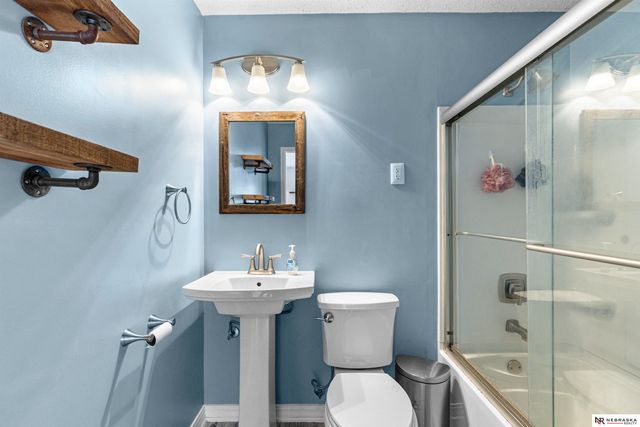 3111 Blue Ridge Drive, Bellevue, NE 68147