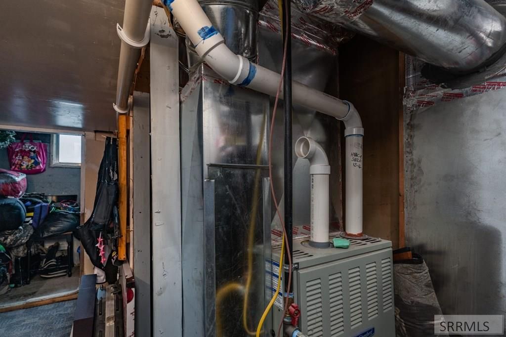 Image 16 of property listing at 90 S Railroad Avenue, Arimo, ID 83214