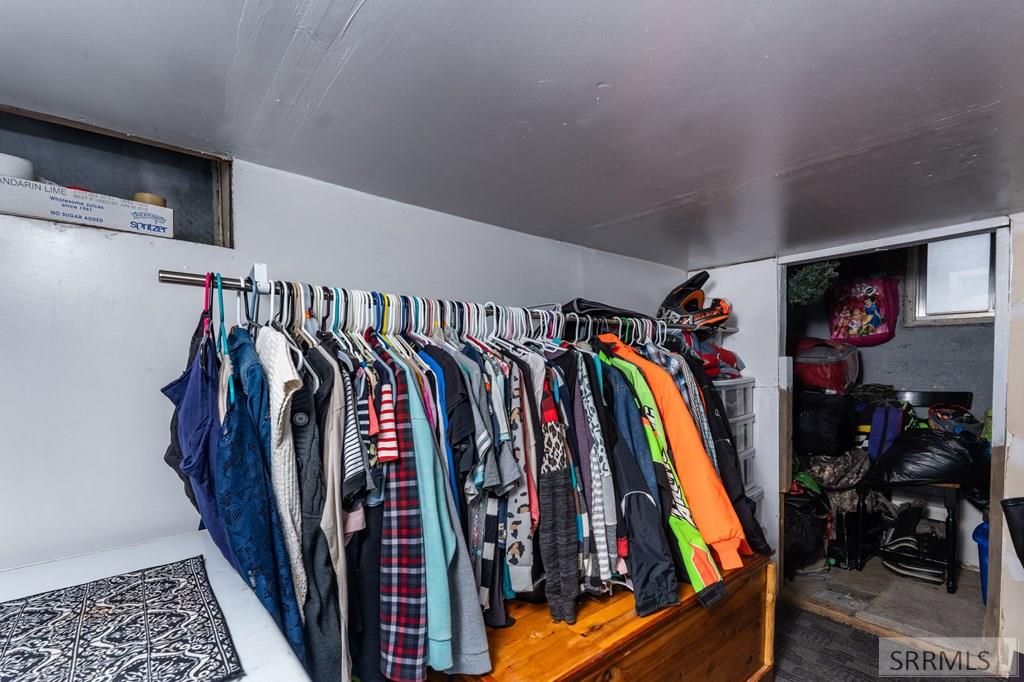 Image 17 of property listing at 90 S Railroad Avenue, Arimo, ID 83214