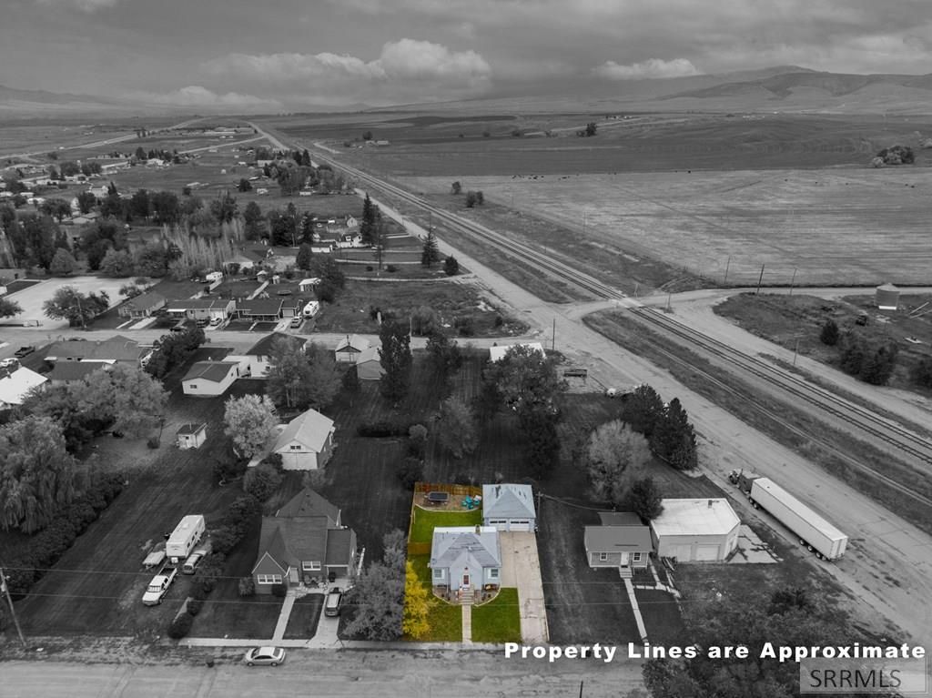 Image 20 of property listing at 90 S Railroad Avenue, Arimo, ID 83214