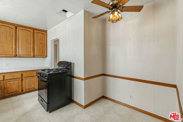 7422 Westlawn Avenue, Los Angeles, CA 90045