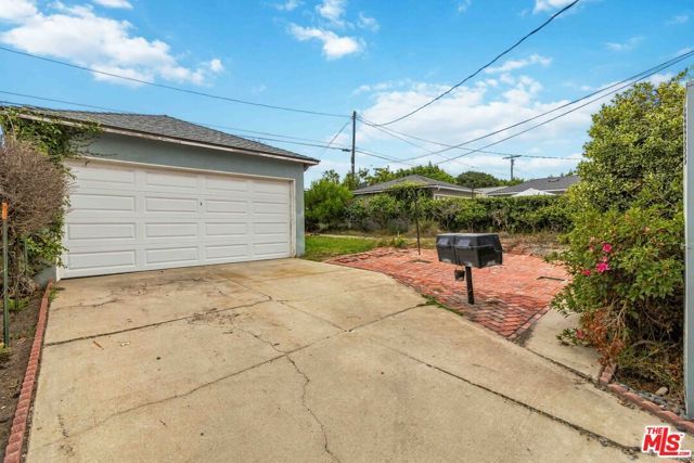 7422 Westlawn Avenue, Los Angeles, CA 90045