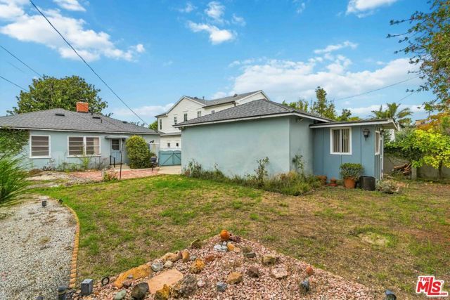 7422 Westlawn Avenue, Los Angeles, CA 90045