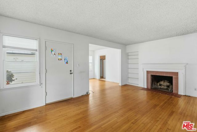 7422 Westlawn Avenue, Los Angeles, CA 90045