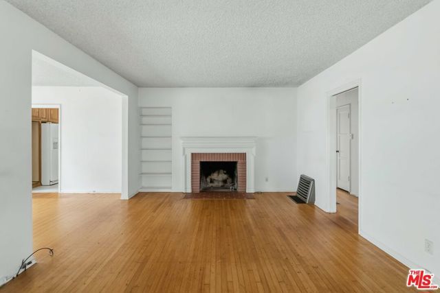 7422 Westlawn Avenue, Los Angeles, CA 90045