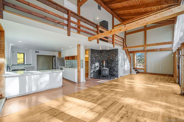 290 Montauk Highway, Southampton, NY 11968