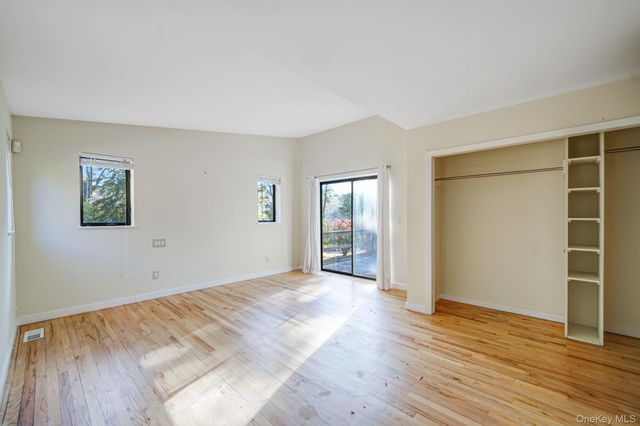 290 Montauk Highway, Southampton, NY 11968