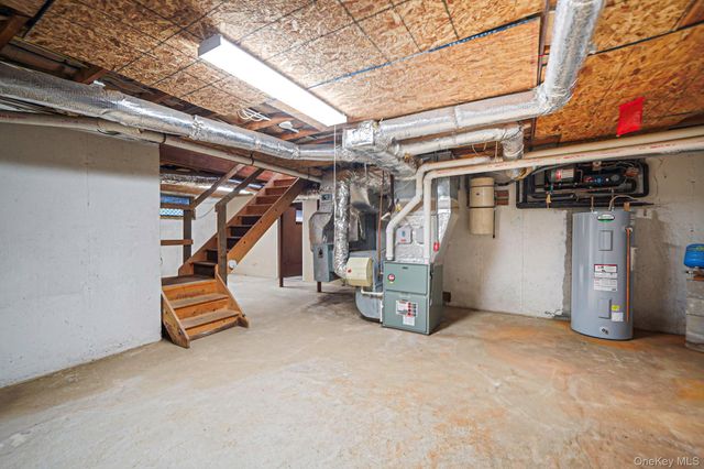 290 Montauk Highway, Southampton, NY 11968