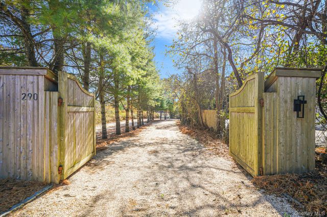 290 Montauk Highway, Southampton, NY 11968