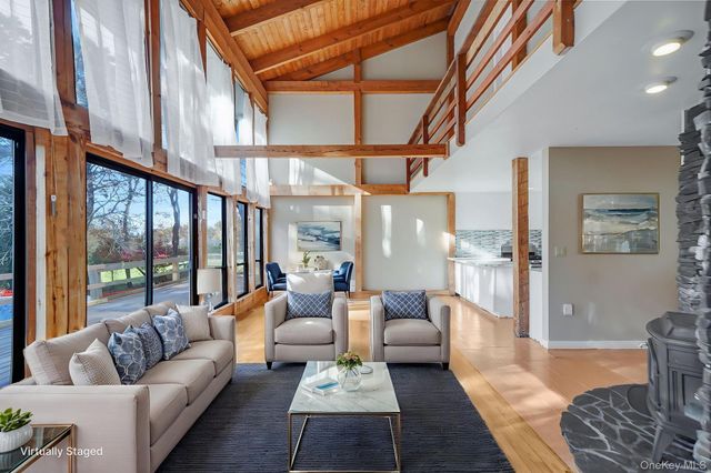 290 Montauk Highway, Southampton, NY 11968