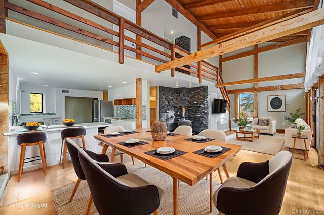 290 Montauk Highway, Southampton, NY 11968