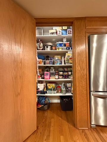 2220 Juniper Court, Shelby, MI 48326