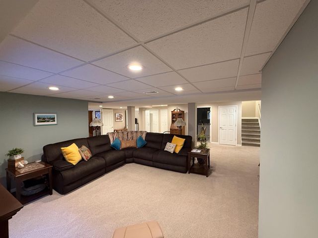 2220 Juniper Court, Shelby, MI 48326