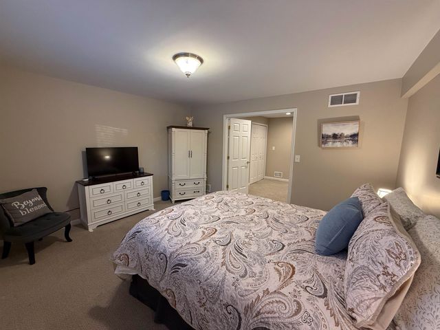 2220 Juniper Court, Shelby, MI 48326