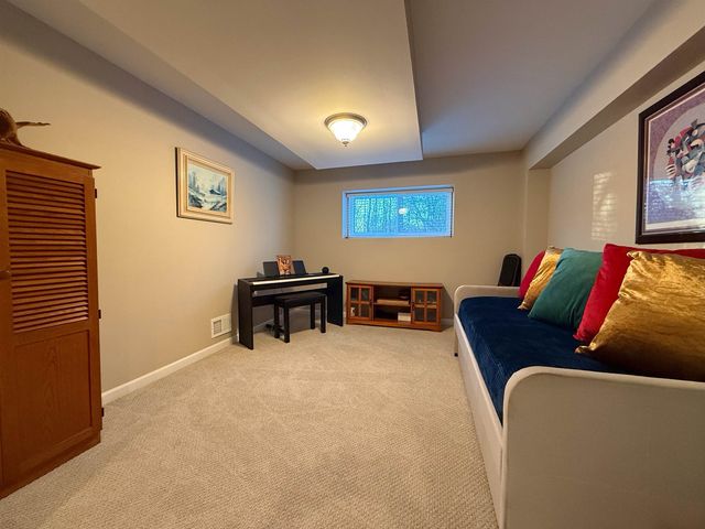 2220 Juniper Court, Shelby, MI 48326