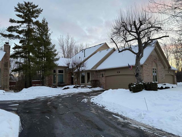 2220 Juniper Court, Shelby, MI 48326