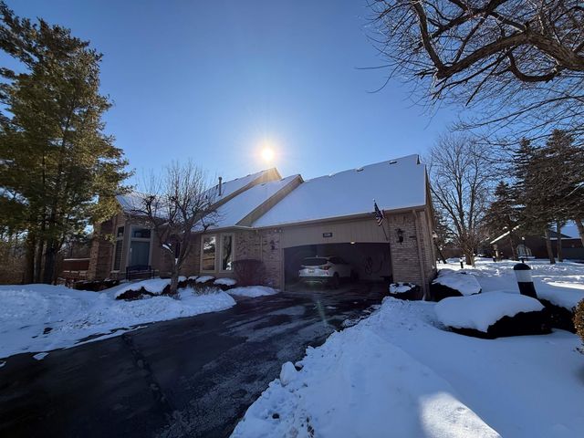 2220 Juniper Court, Shelby, MI 48326