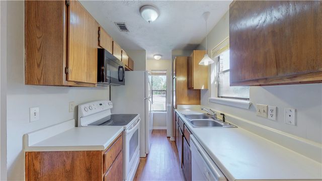 610 Navarro Drive, College Station, TX 77845