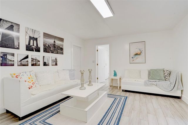 901 SW 79th Ave, Miami, FL 33144