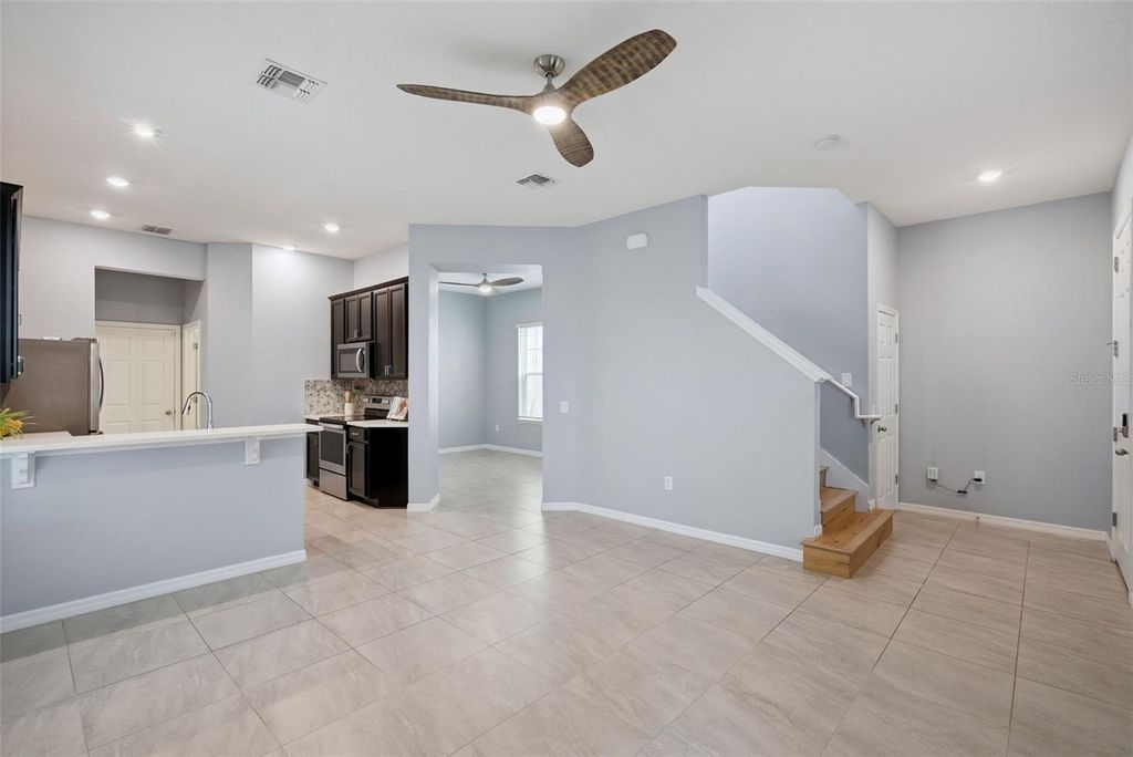 Image 13 of property listing at 1490 GARDEN ARBOR LANE, Orlando, FL 32824