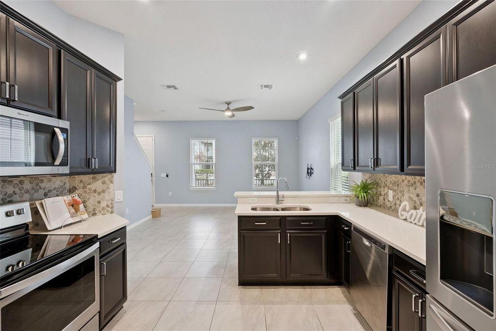 Image 15 of property listing at 1490 GARDEN ARBOR LANE, Orlando, FL 32824