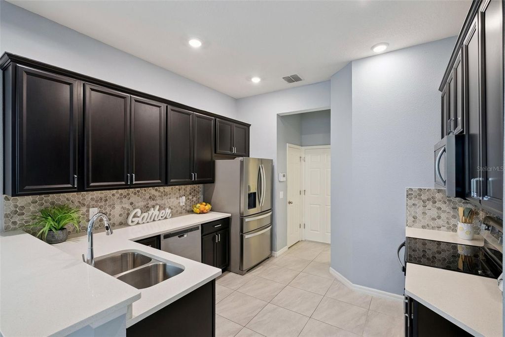 Image 17 of property listing at 1490 GARDEN ARBOR LANE, Orlando, FL 32824