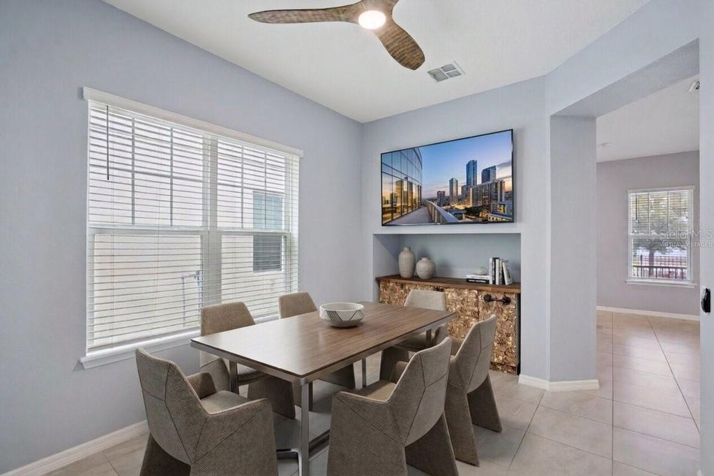 Image 18 of property listing at 1490 GARDEN ARBOR LANE, Orlando, FL 32824