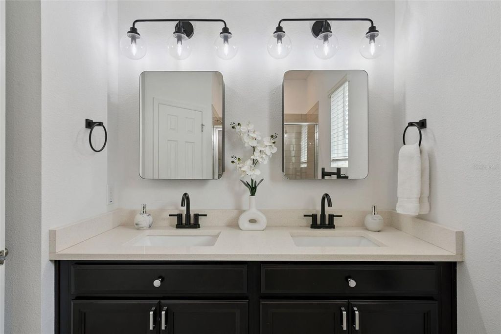 Image 29 of property listing at 1490 GARDEN ARBOR LANE, Orlando, FL 32824