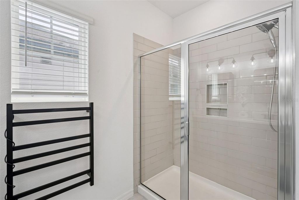 Image 31 of property listing at 1490 GARDEN ARBOR LANE, Orlando, FL 32824