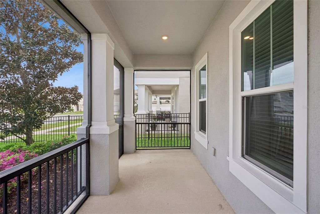 Image 6 of property listing at 1490 GARDEN ARBOR LANE, Orlando, FL 32824