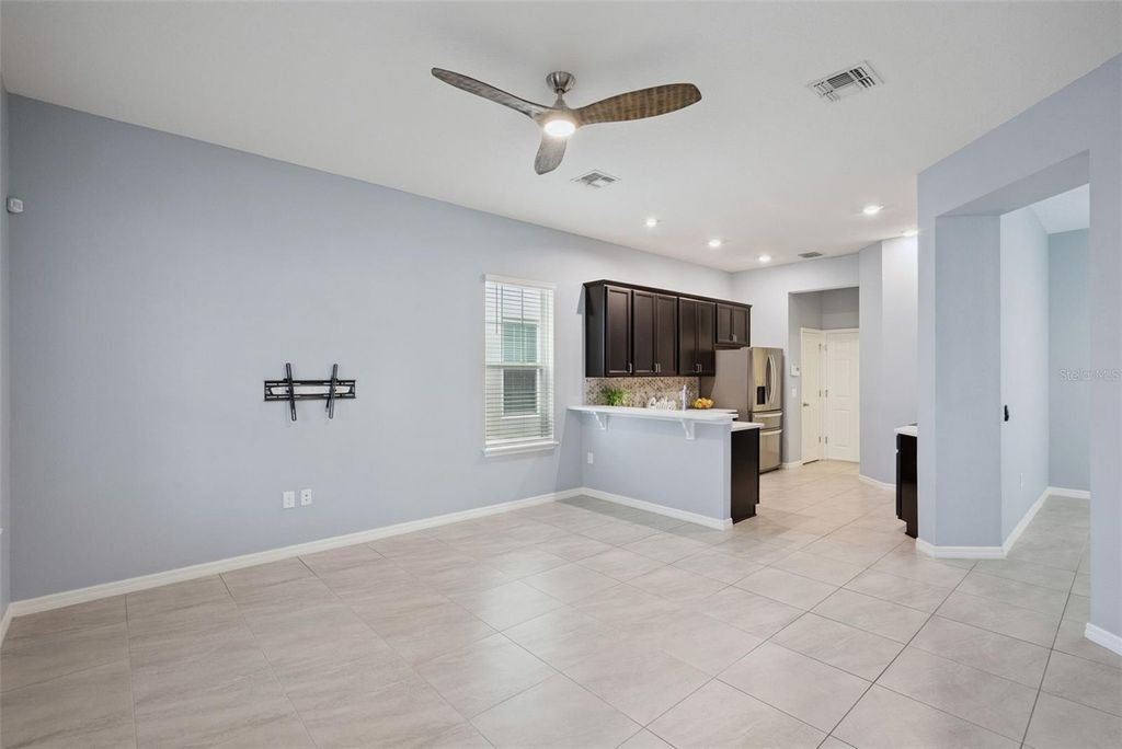 Image 8 of property listing at 1490 GARDEN ARBOR LANE, Orlando, FL 32824