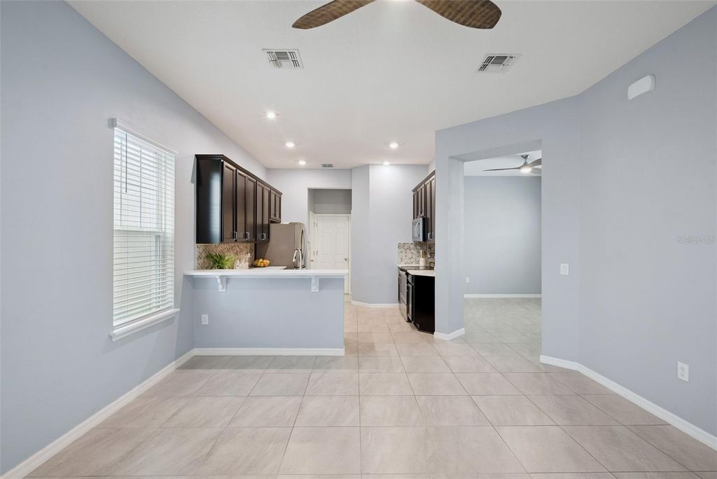 Image 9 of property listing at 1490 GARDEN ARBOR LANE, Orlando, FL 32824