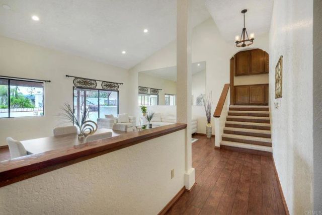 2740 Crownpoint Pl, Escondido, CA 92027