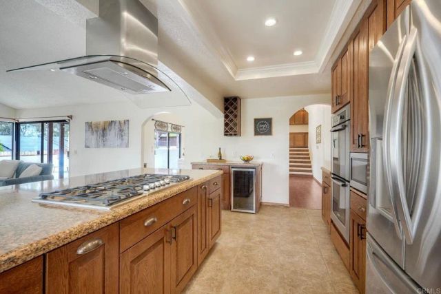 2740 Crownpoint Pl, Escondido, CA 92027