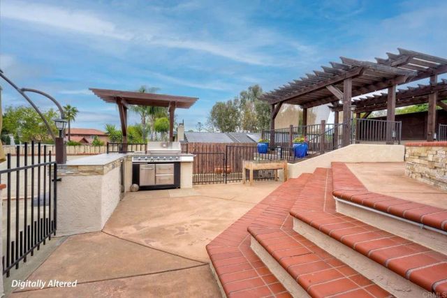 2740 Crownpoint Pl, Escondido, CA 92027