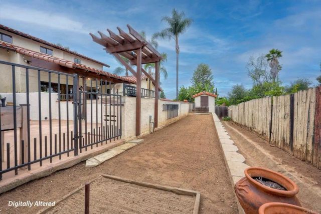 2740 Crownpoint Pl, Escondido, CA 92027
