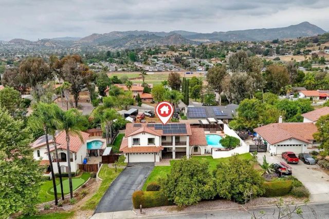 2740 Crownpoint Pl, Escondido, CA 92027