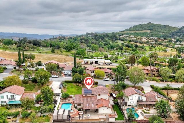 2740 Crownpoint Pl, Escondido, CA 92027