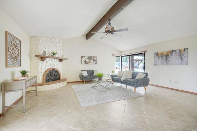 2740 Crownpoint Pl, Escondido, CA 92027