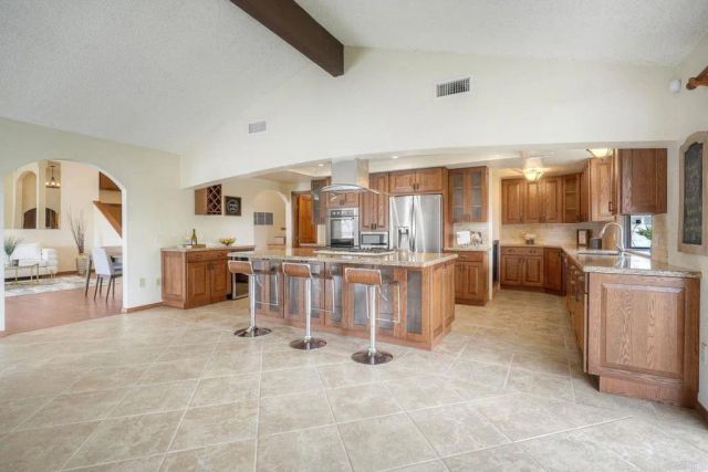 2740 Crownpoint Pl, Escondido, CA 92027