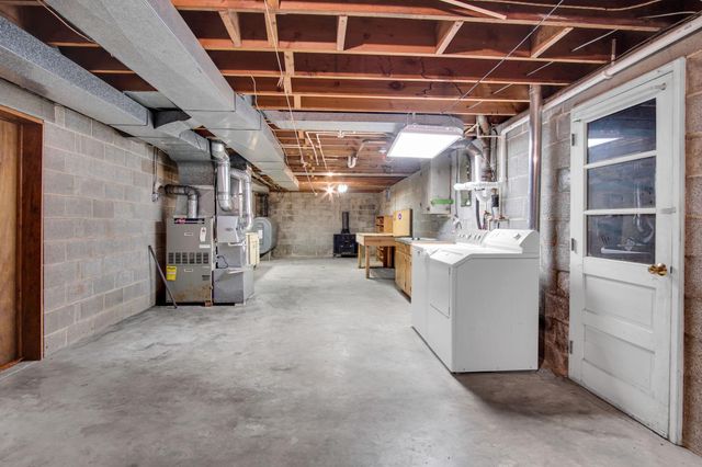 2382 STOVERSTOWN RD, Spring Grove, PA 17362