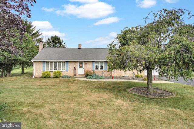 2382 STOVERSTOWN RD, Spring Grove, PA 17362