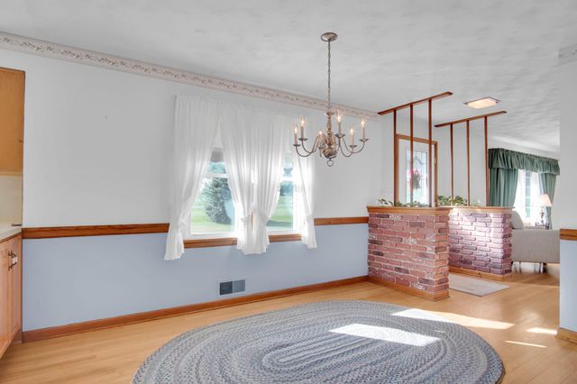 2382 STOVERSTOWN RD, Spring Grove, PA 17362