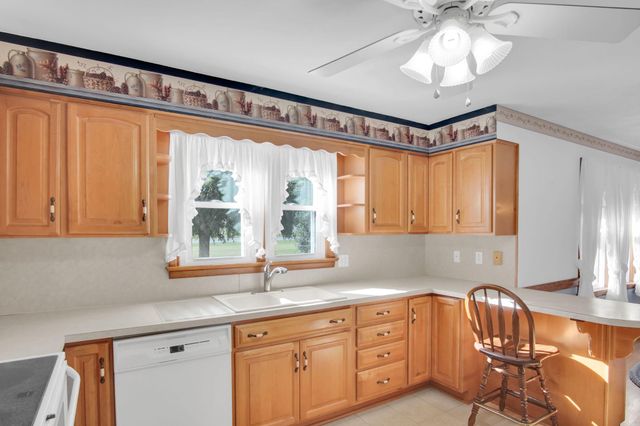 2382 STOVERSTOWN RD, Spring Grove, PA 17362
