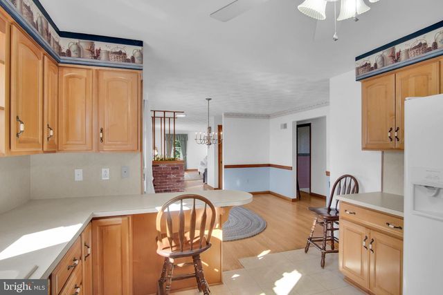 2382 STOVERSTOWN RD, Spring Grove, PA 17362